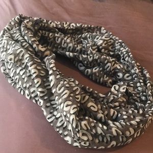 Grey and black patterned scarf